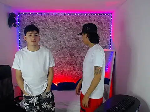 TheHotDuo19 online show from July 31, 4:01 am
