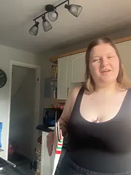 Curvy Vanilla online show from June 12, 12:59 pm