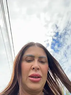 Snapshot of Evelyn_Anya chatting on June 15, 11:45 am Evelyn Anya online show from June 15, 11:45 am