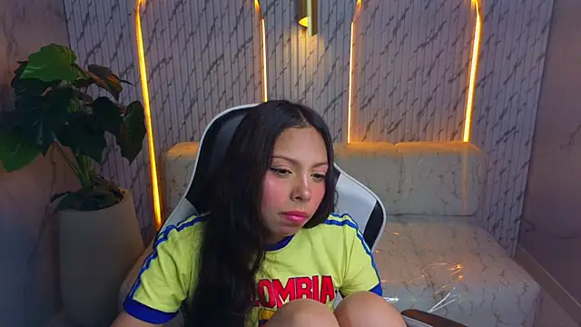 samantha tx  online show from June 17, 3:09 am