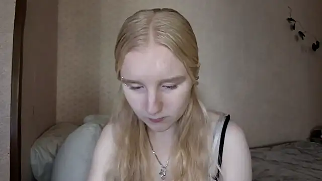 Snapshot of InnoBelle chatting on June 13, 12:03 pm InnoBelle online show from June 13, 12:03 pm