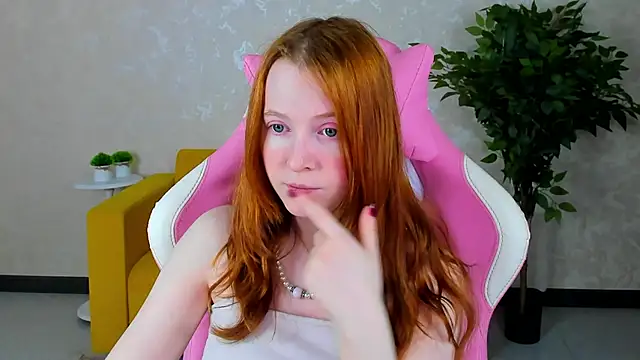 ari-kittyy online show from June 9, 4:13 am
