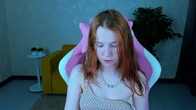 ari-kittyy online show from June 11, 4:10 am