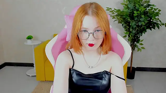 ari-kittyy online show from June 13, 4:10 am