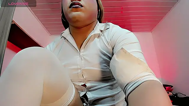 lisa armas online show from July 2, 3:34 am