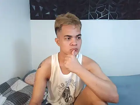 Snapshot of yourmikexxx chatting on June 11, 5:11 pm yourmikexxx online show from June 11, 5:11 pm