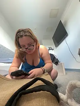 Snapshot of Sashasweetcherry chatting on June 9, 10:38 am Sashasweetcherry online show from June 9, 10:38 am