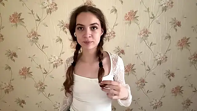 Snapshot of enchantedbeauty chatting on June 12, 11:53 am enchantedbeauty online show from June 12, 11:53 am