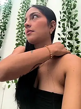 SophiCastro09  online show from June 24, 1:32 pm