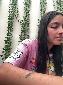 SophiCastro09  online show from July 4, 4:57 pm