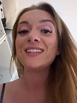 Snapshot of Sofiaswrldxo chatting on June 13, 1:36 am Sofiaswrldxo online show from June 13, 1:36 am