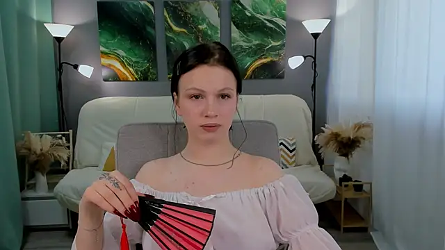 Snapshot of EliiDark chatting on June 14, 8:38 am EliiDark online show from June 14, 8:38 am