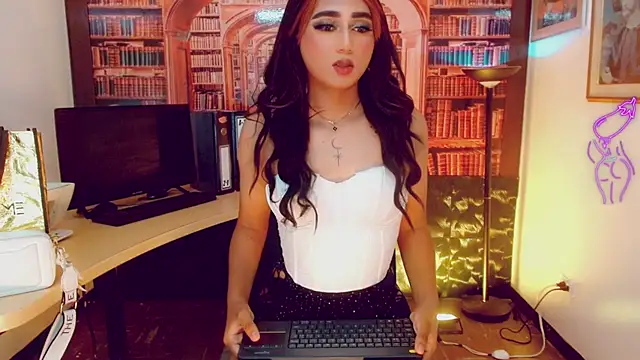 Snapshot of Kimberly_Lopez chatting on June 12, 3:27 am Kimberly Lopez online show from June 12, 3:27 am