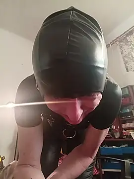 Snapshot of RubberFetischem chatting on February 26, 6:45 am RubberFetischem online show from February 26, 6:45 am