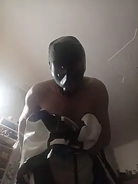 Snapshot of RubberFetischem chatting on July 28, 1:32 pm RubberFetischem online show from July 28, 1:32 pm