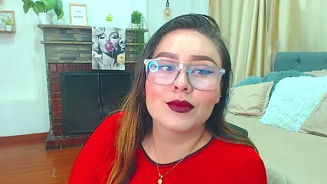 Snapshot of Khalia_ chatting on June 9, 6:52 pm Khalia online show from June 9, 6:52 pm