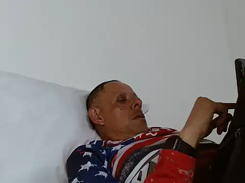 Snapshot of Alejo_cum42 chatting on June 12, 8:41 pm Alejo cum42 online show from June 12, 8:41 pm