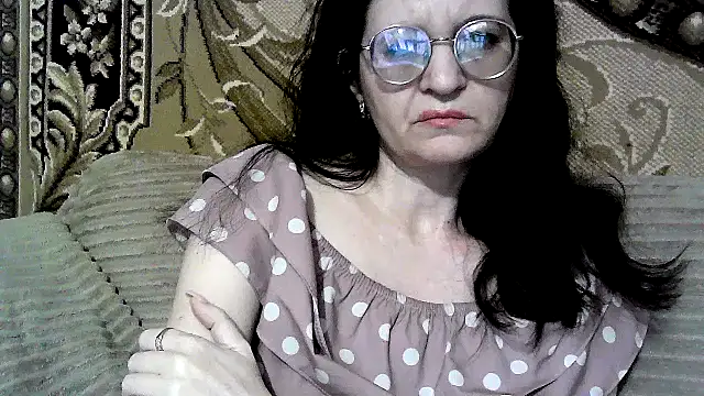 Snapshot of Dear_Annet chatting on June 12, 8:19 pm Dear Annet online show from June 12, 8:19 pm