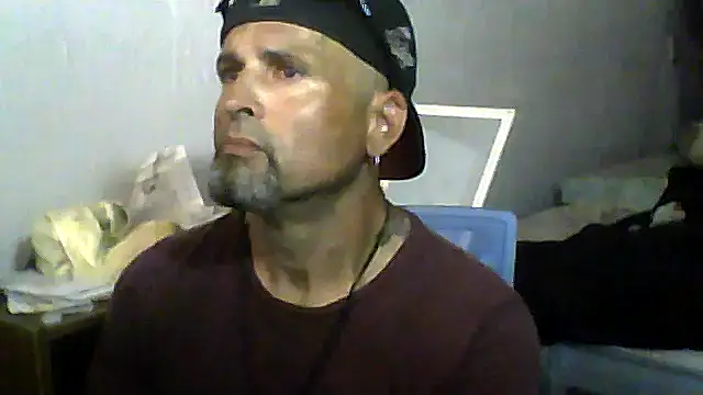 Snapshot of SlickDickyadown chatting on June 9, 8:31 pm SlickDickyadown online show from June 9, 8:31 pm