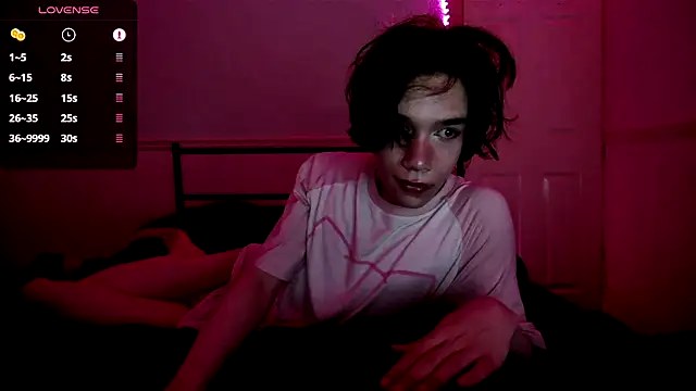 Straything online show from June 23, 8:29 pm