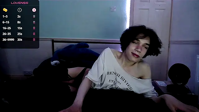 Straything online show from June 26, 11:09 pm