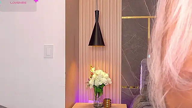Charlotte-Brandt online show from June 12, 3:49 am