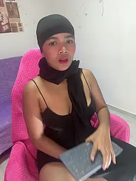 Snapshot of Jalilat_Billal_02 chatting on June 10, 5:39 am Jalilat Billal 02 online show from June 10, 5:39 am
