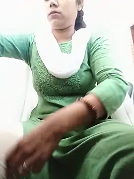 Snapshot of Hoty-sona chatting on June 12, 7:40 am Hoty-sona online show from June 12, 7:40 am