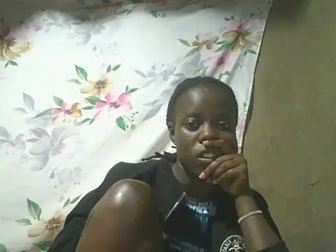 Snapshot of Prettyboo00 chatting on June 10, 6:51 pm Prettyboo00 online show from June 10, 6:51 pm