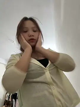 Snapshot of -Tyna_ chatting on June 9, 4:29 pm -Tyna online show from June 9, 4:29 pm