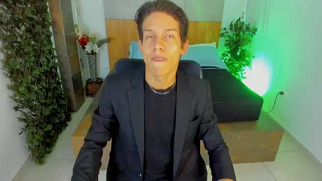 Snapshot of LevinFox chatting on June 18, 11:36 am LevinFox online show from June 18, 11:36 am