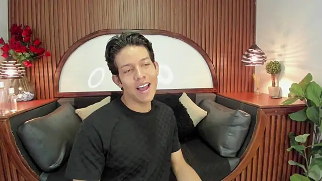 Snapshot of LevinFox chatting on June 22, 11:51 am LevinFox online show from June 22, 11:51 am
