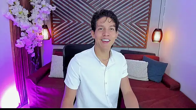 Snapshot of LevinFox chatting on July 16, 11:27 am LevinFox online show from July 16, 11:27 am