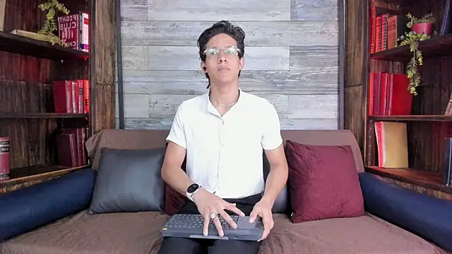 Snapshot of LevinFox chatting on July 27, 11:28 am LevinFox online show from July 27, 11:28 am