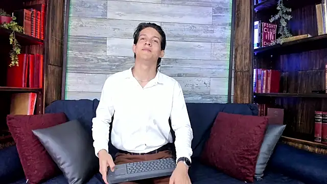 Snapshot of LevinFox chatting on July 28, 11:28 am LevinFox online show from July 28, 11:28 am