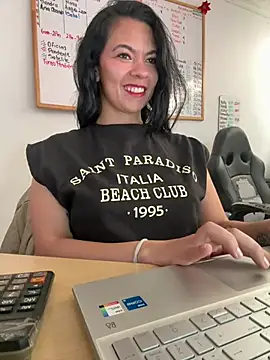 Snapshot of vanellopeFoxx chatting on July 14, 4:34 pm vanellopeFoxx online show from July 14, 4:34 pm