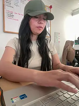 Snapshot of vanellopeFoxx chatting on July 24, 5:11 pm vanellopeFoxx online show from July 24, 5:11 pm
