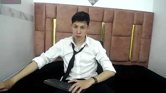 Snapshot of MIA_COINS chatting on June 10, 7:29 am MIA COINS online show from June 10, 7:29 am