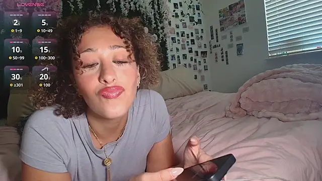 LyraCovee online show from July 11, 12:13 am