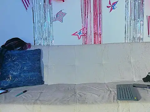 LEE ROSES online show from July 4, 1:01 am