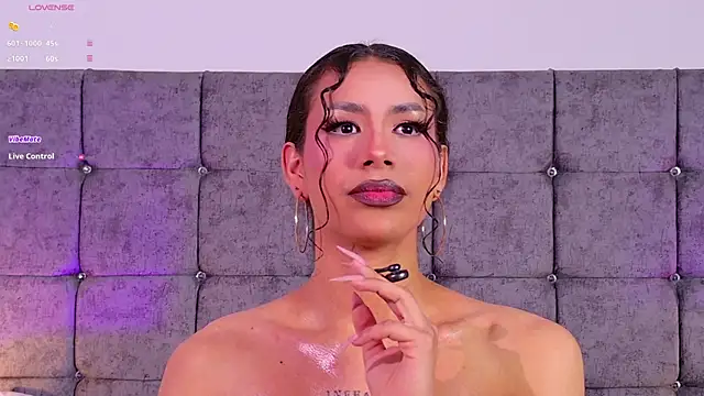LiaDuquette online show from June 29, 5:46 pm