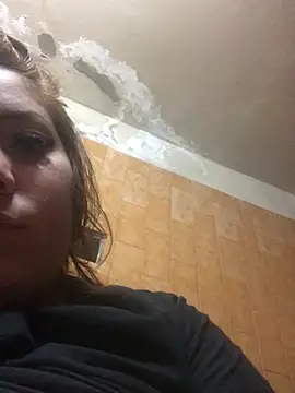 Snapshot of alexaparedes01 chatting on June 6, 5:01 am alexaparedes01 online show from June 6, 5:01 am