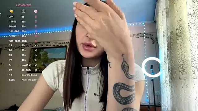 Snapshot of Luna_Frost chatting on June 8, 10:26 am Luna Frost online show from June 8, 10:26 am