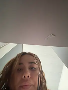 Snapshot of Issie_01 chatting on June 28, 9:54 pm Issie 01 online show from June 28, 9:54 pm