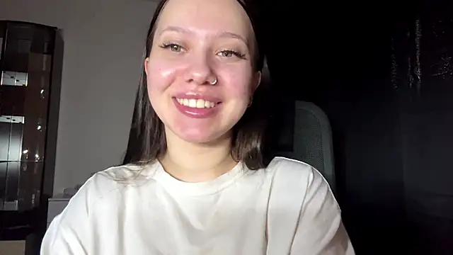 Snapshot of KarlyBiringer chatting on June 11, 9:18 am KarlyBiringer online show from June 11, 9:18 am