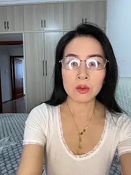 Snapshot of yanzi-888 chatting on June 13, 4:43 am yanzi-888 online show from June 13, 4:43 am