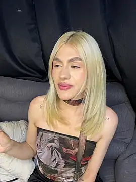 Snapshot of Lia-firee chatting on June 15, 2:58 am Lia-firee online show from June 15, 2:58 am