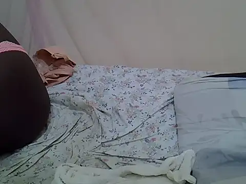 Snapshot of Rhina01 chatting on July 7, 6:47 am Rhina01 online show from July 7, 6:47 am
