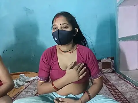Snapshot of Cute_kirti777 chatting on June 13, 4:49 pm Cute kirti777 online show from June 13, 4:49 pm