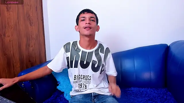 littlecum18 online show from June 17, 12:18 pm